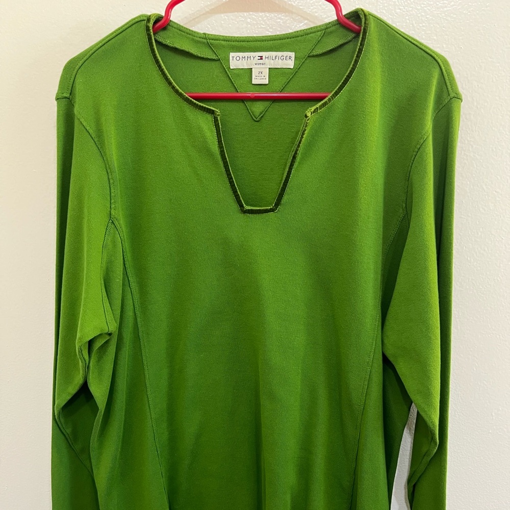 Tommy Hilfiger NWT Women’s Green Sweater